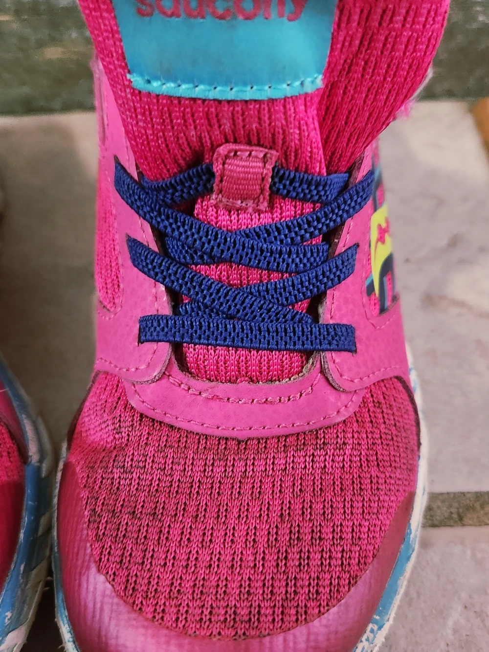 Saucony bright pink